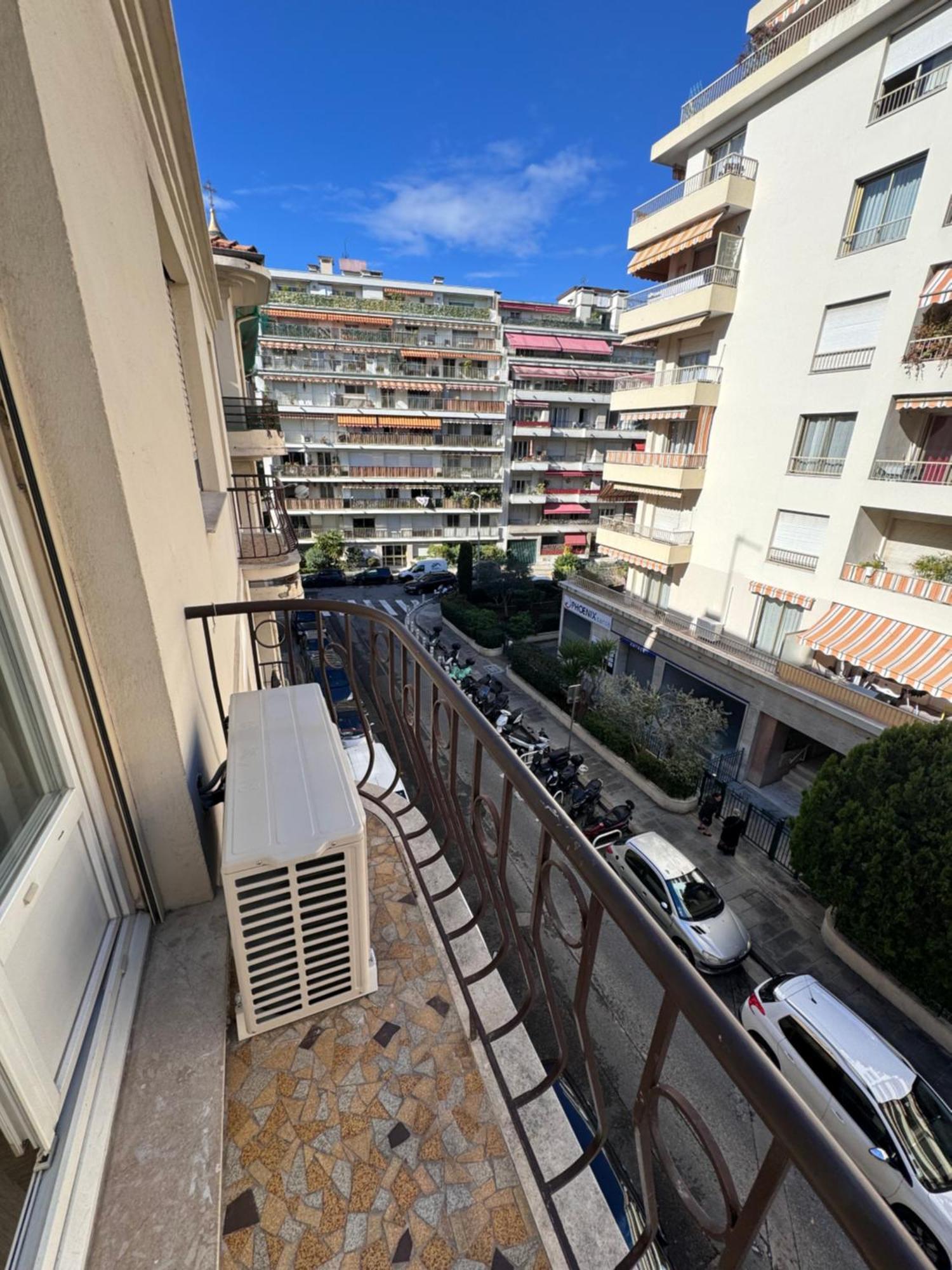 Apartment Oscar